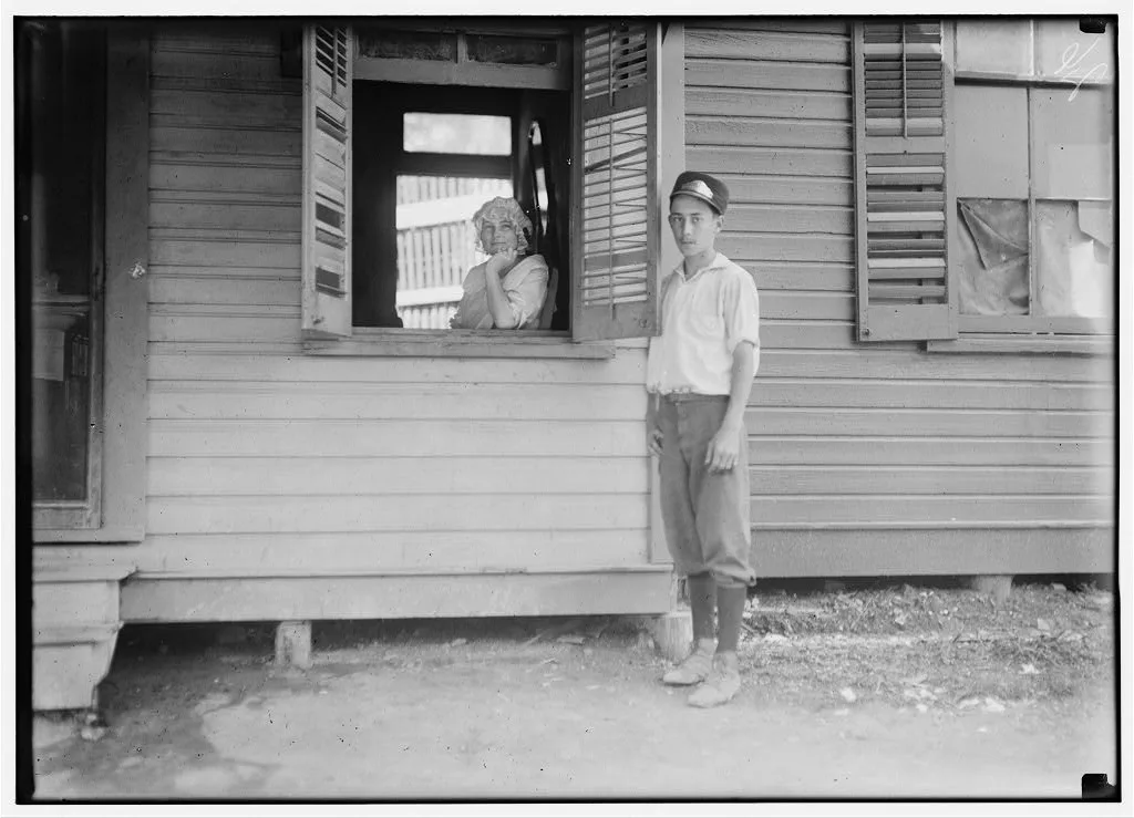 [Messenger?]  Location: [San Antonio, Texas?], 1913