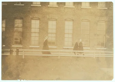 Going to work in the Brown Shoe Factory 6:30 to 7 A.M. Location:…, Missouri, 1910