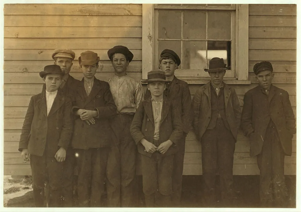 Some adolescents working in Maple Cotton Mill, Dillon, S.C. …, South Carolina, 1908