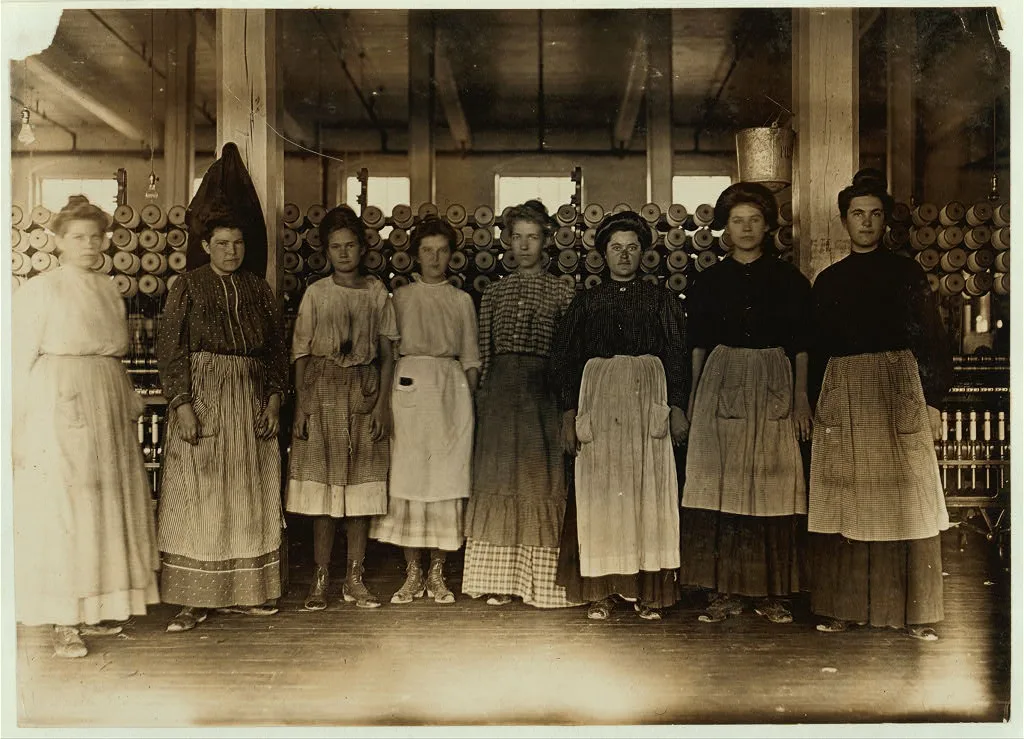 Daniel Mill, Lincolnton, N.C. Group of women and two girls. Shows…, North Carolina, 1908
