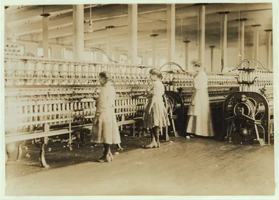 Girls in Daniel Mill, Lincolnton, N.C. Location: Lincolnton, North…, North Carolina, 1908