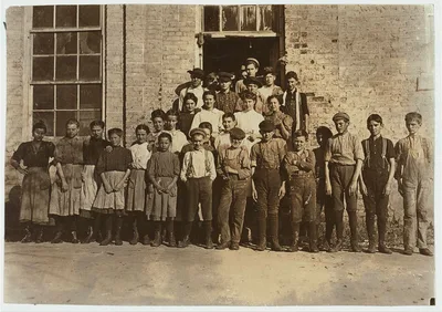 Cherryville Mfg. Co., Cherryville, N.C. A few of the workers. …, North Carolina, 1908