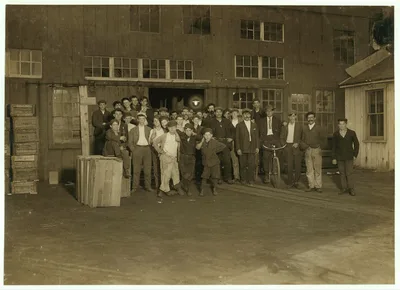 Night shift going work. N.J. Nov. 15, 1909. Cumberland Glass Works.…, New Jersey