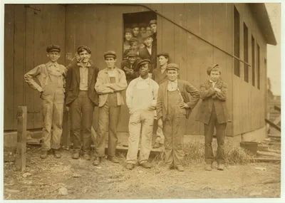 Some of the night shift, Bridgeton, N.J. Location: Bridgeton, New…, New Jersey, 1909