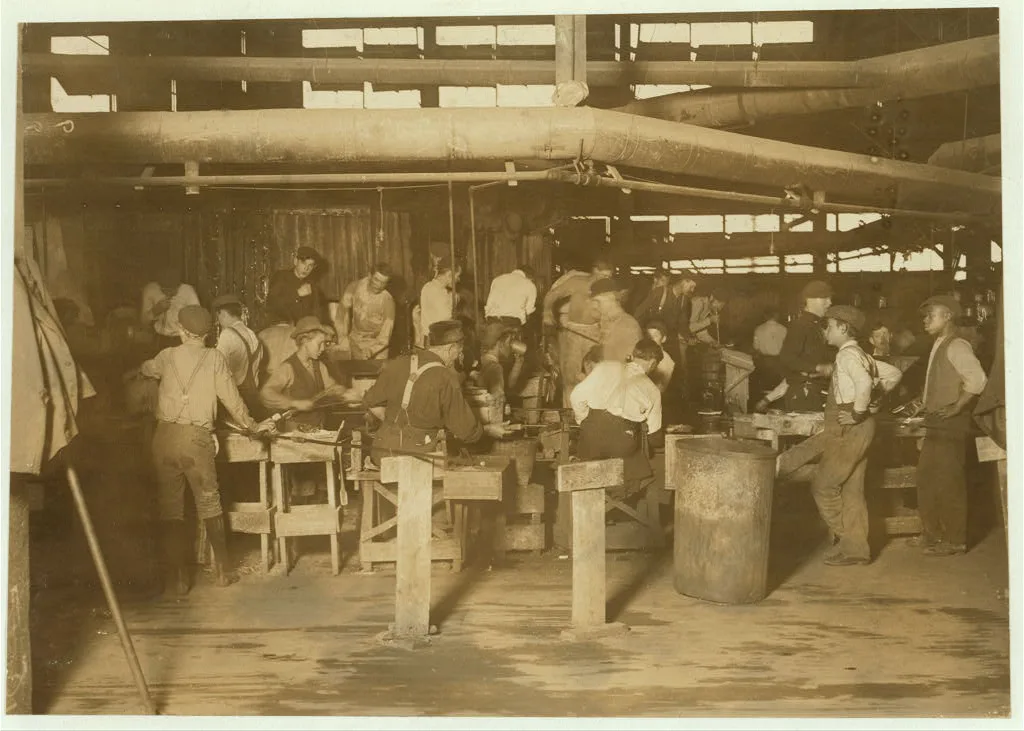 Scene in More-Jonas [i.e., Jones?] Glass Co., Bridgeton, N.J. Several…, New Jersey, 1909