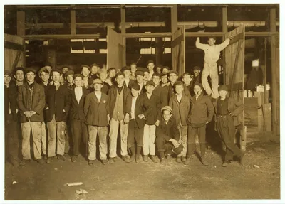 Night shift going to work. More-Jonas [i.e., Jones?] Glass Works,…, New Jersey, 1909