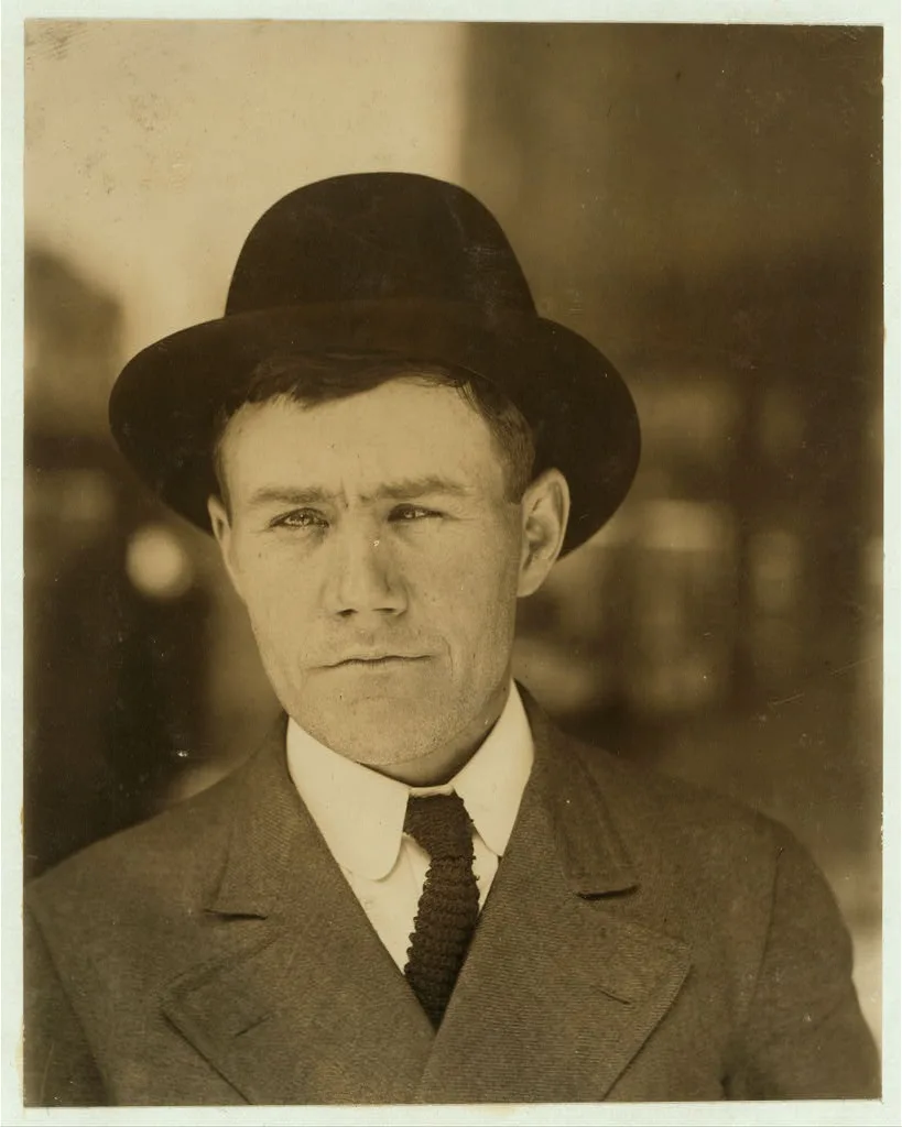 A typical "Heavy Man." Old newspaper boy 25 yrs. on streets. (See…, Missouri, 1910