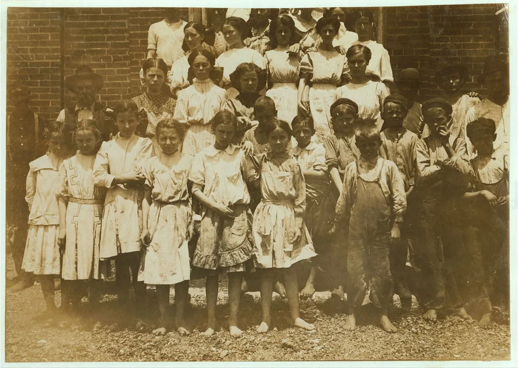 Part of the force at Yazoo City Yarn Mills.  Location: Yazoo City,…, Mississippi, 1911