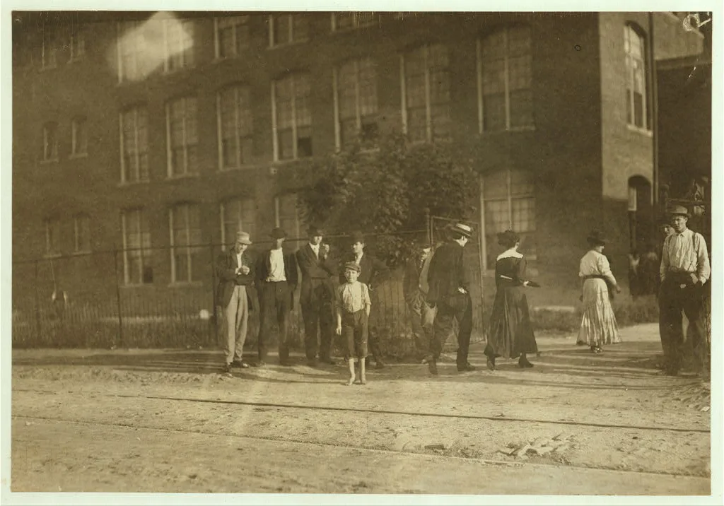 One of the young workers in Schoolfield Mills, Danville, Va. The…, Virginia, 1911