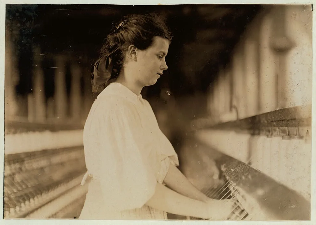 Cherryville Mfg. Company, An adolescent spinner. Cherryville, N.C. …, North Carolina, 1908
