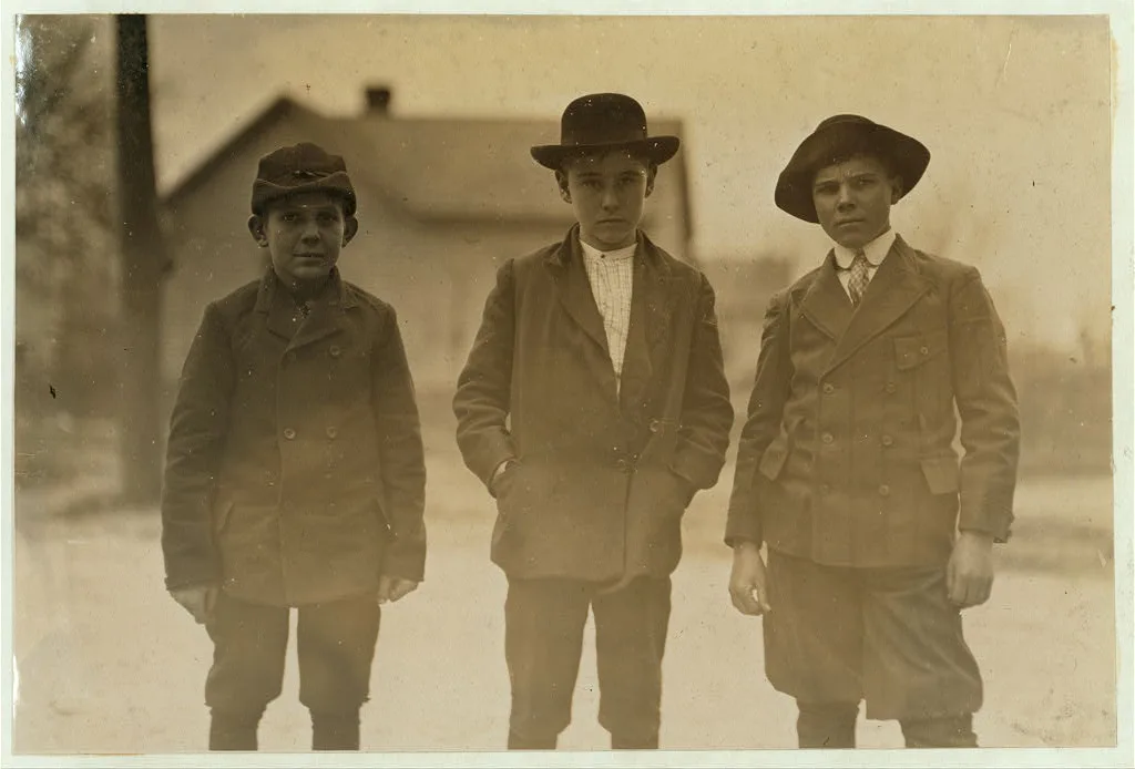 3 doffer boys, Dickson Mill, Laurinburg, N.C. Charley Gregory (boy…, North Carolina, 1908