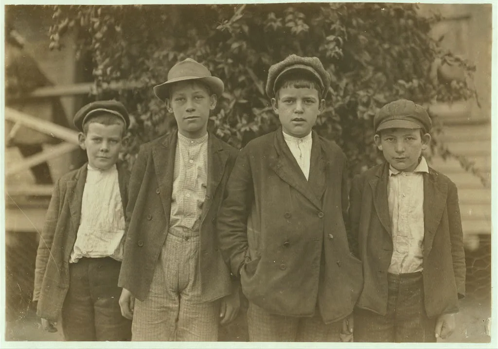Dickson Mill, Laurinburg, N.C. Robert Black, (smallest) 1 year in…, North Carolina, 1908