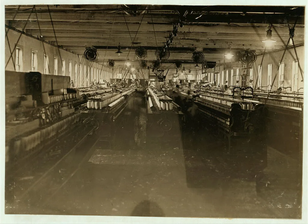Interior of cotton mill.  Location: Newton, North Carolina, 1908