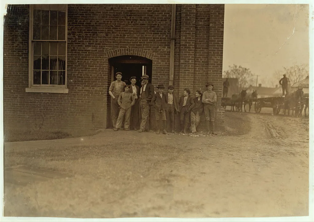 Noon hour, King Mfg. Co., Augusta, Ga. See photos 500 to 509.…, Georgia, 1909