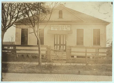 Arguelles Factory, Tampa, Fla. Not running to-day. Said to hire a…, Florida, 1909