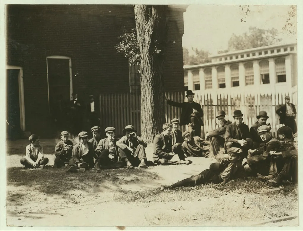 Noon hour, Holden-Leonard Co., Bennington, Vt. Some of the youngsters…, Vermont, 1910