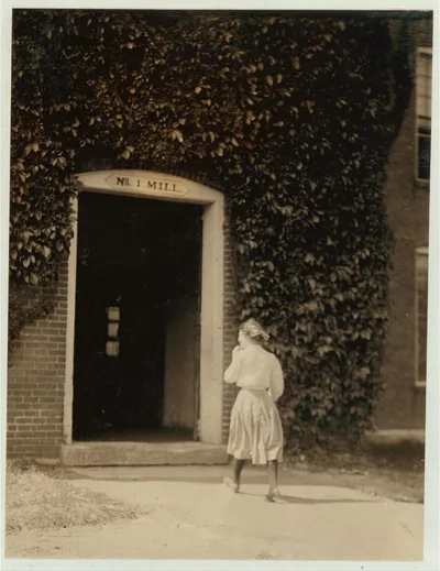 Noon hour Holden-Leonard Co., Bennington, Vt. Some of the youngsters…, Vermont, 1910