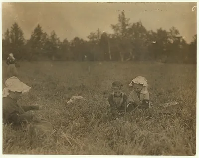 La Grossa family, 2 children and mother. Forsythe's Bog, Turkeytown,…, New Jersey, 1910