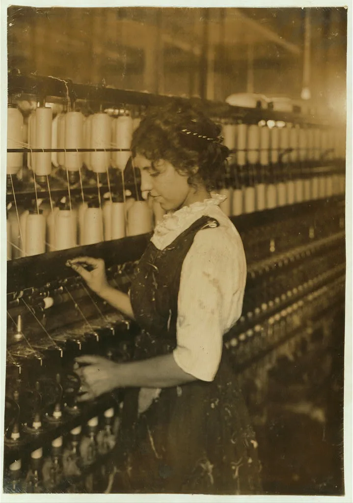 Spinner. See 4159.  Location: Fall River, Massachusetts, 1916