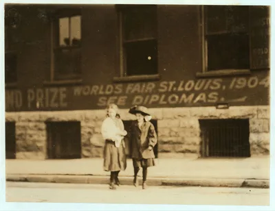 Young girls going home from Brown's Shoe Factory (Washington & 18th…, Missouri, 1910