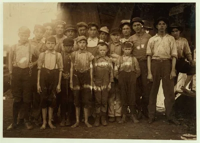 "OUR BABY DOFFER" and some of the other doffers all working in…, Alabama, 1910