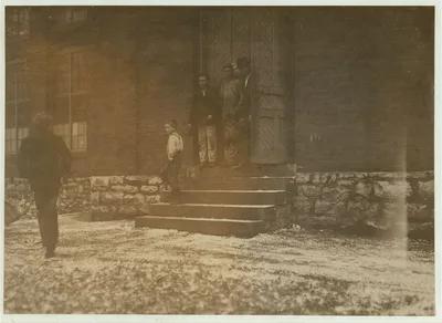 One of the young helpers in Richmond Spinning Mills. Noon-hour. …, Tennessee, 1910