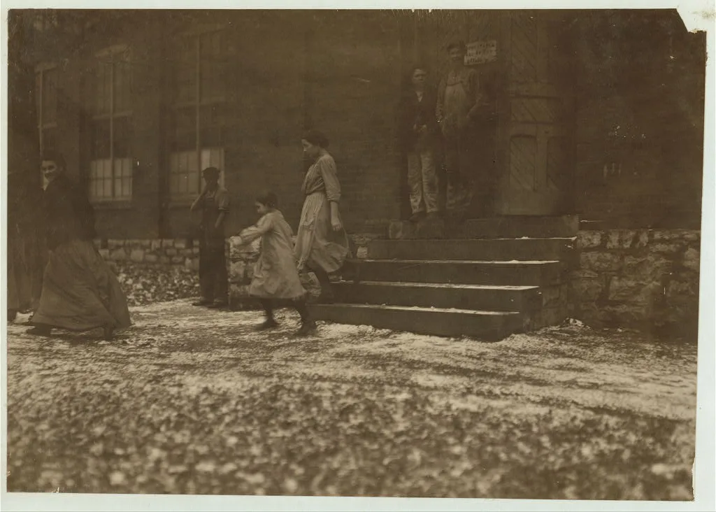 Little Goldie and her sister going to dinner. (See labels 1848 &…, Tennessee, 1910