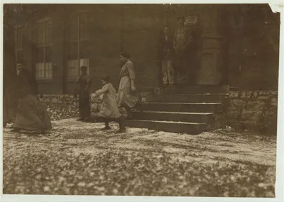 Little Goldie and her sister going to dinner. (See labels 1848 &…, Tennessee, 1910