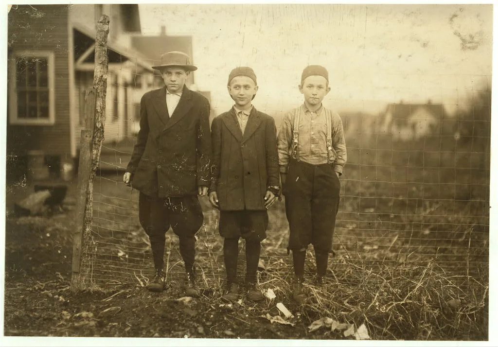 A study of ages. The boy on the right said, "I ain't old enough to…, Massachusetts, 1913