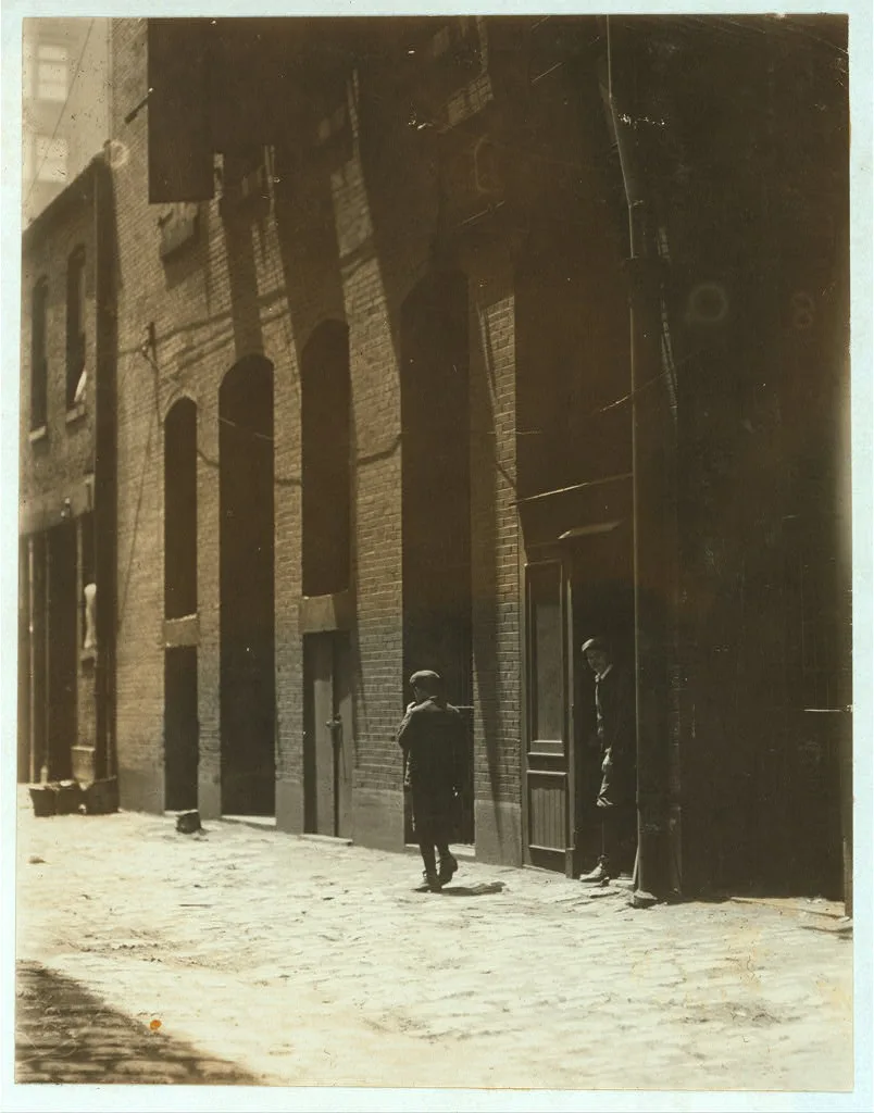 Boys going to lunch. They work in Inland Type Foundry.  Location: St.…, Missouri, 1910