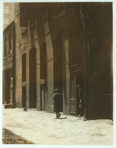 Boys going to lunch. They work in Inland Type Foundry.  Location: St.…, Missouri, 1910