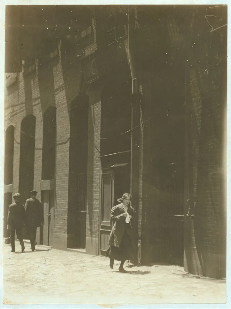 Noon May 12th, 1910. Girls working in Inland Type Factory. 9 to 10…, Missouri