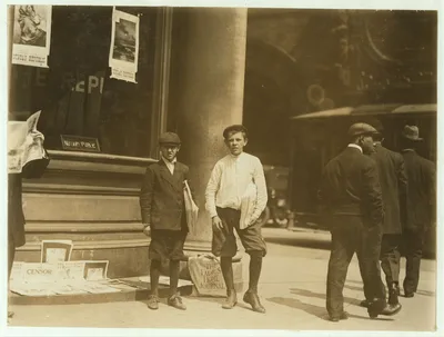 Truant newsies 11 A.M. May 12th, 1910.  St. Louis, Missouri