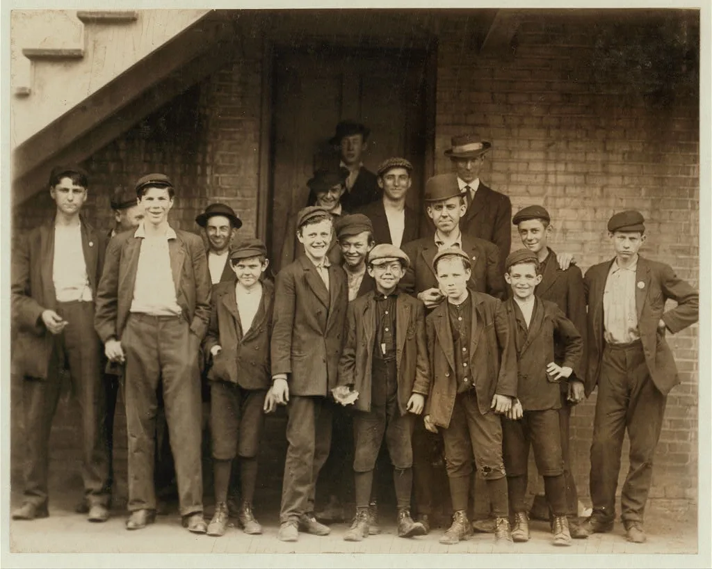 Groups of workers in Delaware Hosiery Mill.  Location: Wilmington,…, 1910