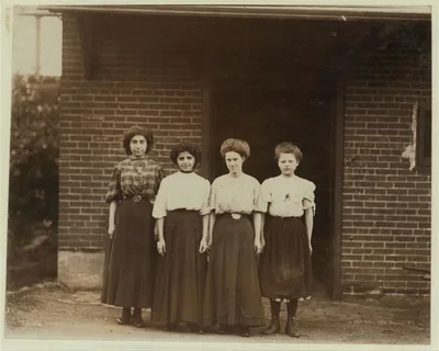 [Groups of workers in Hand Silk Mill.]  Location: Wilmington, Delaware, 1910