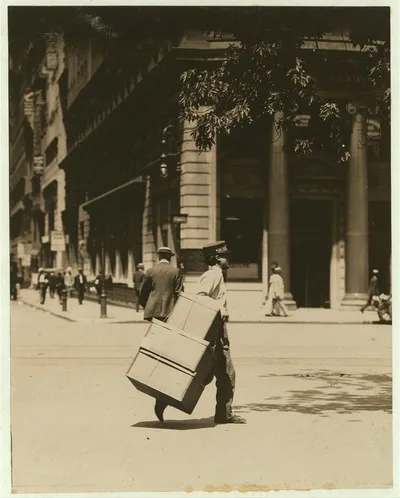 Messenger boy, delivering bundles Union Square, N.Y.  Location: New…, New York (State), 1910