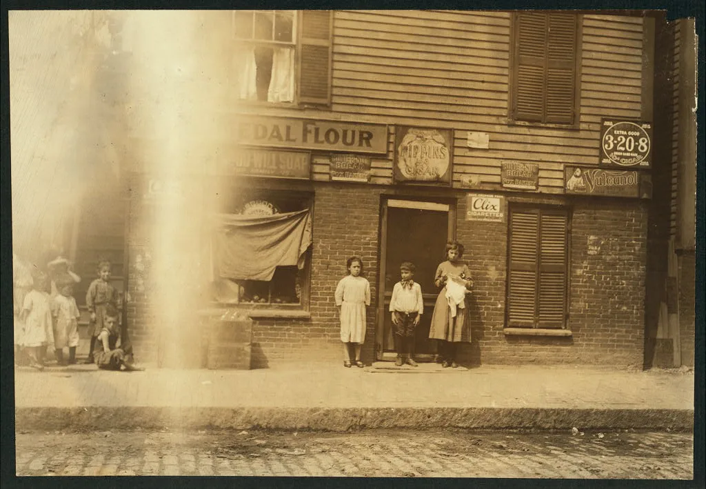 3 Home Workers. Somerville, Mass. Cousins. See 2991 A.  Location:…, Massachusetts, 1912