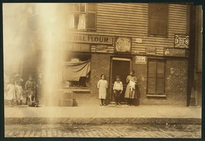 3 Home Workers. Somerville, Mass. Cousins. See 2991 A.  Location:…, Massachusetts, 1912