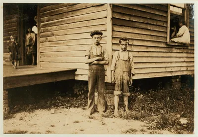 Smallest boy is Dorris Fabanks[?], been working in Yocona Mill, Water…, Mississippi, 1911