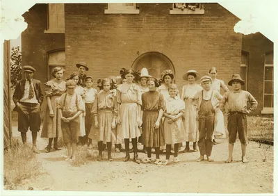Noon hour, Winona (Miss.) Cotton Mills. All work.  Location: Winona,…, Mississippi, 1911