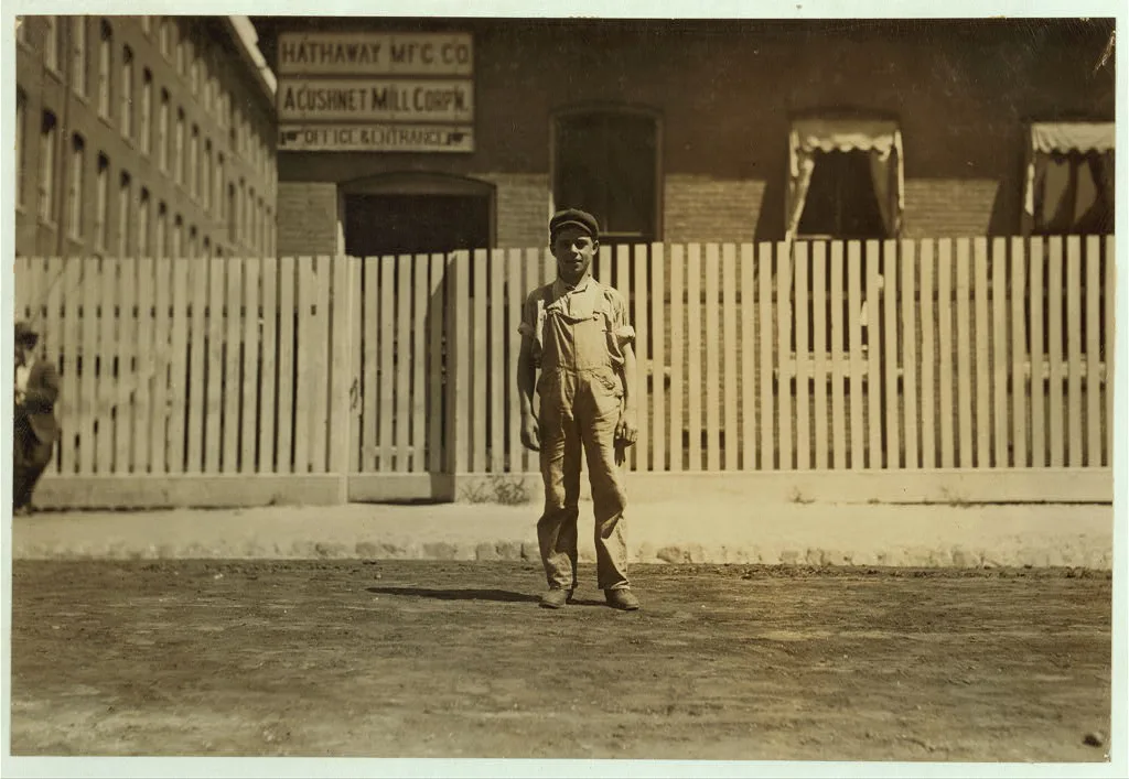 Lewis Grace, 68 Acushnet Ave. Probably 14. Works in drawing-in room. …, Massachusetts, 1911