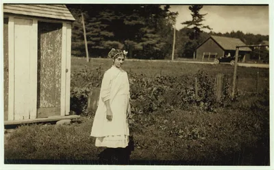 Elizabeth Demarais [i.e., Demaris?], 13 years old. A spinner in the…, Massachusetts, 1911