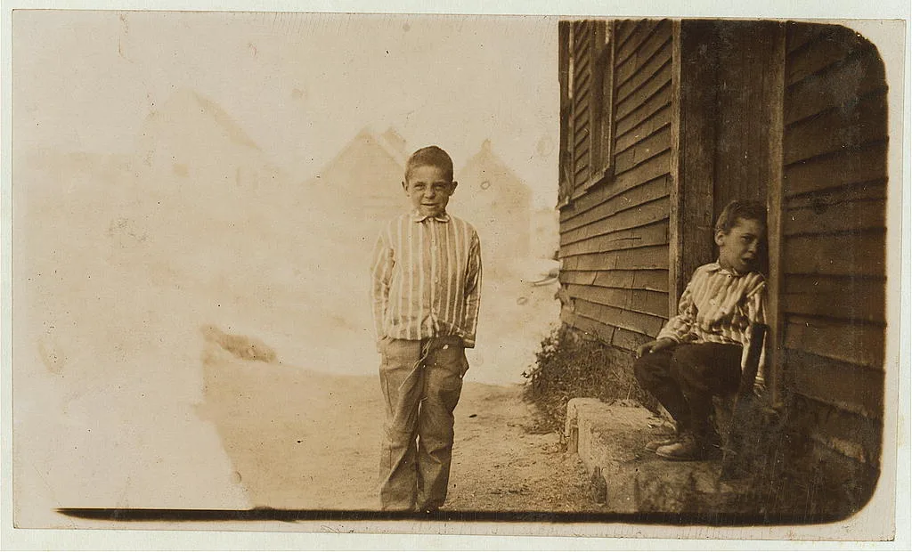 Sardine boy.  Location: Eastport, Maine, 1911
