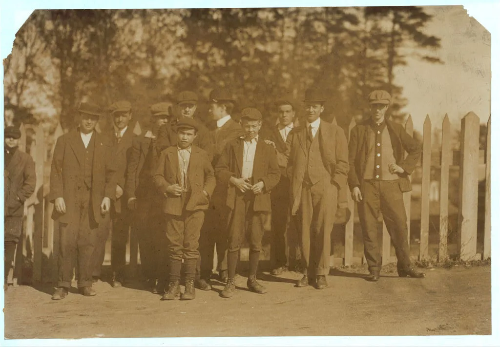 [Smallest boy six buttons on coat is Silveo Calabrese, 10 Thornton…, Massachusetts, 1911