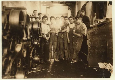 [Young doffer and spinner boys in Seaconnet Mill. The youngest are…, Massachusetts, 1912