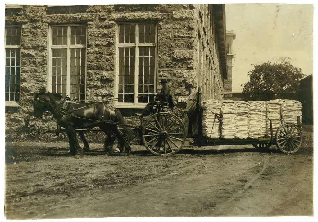 Finished product leaving the Durfee Mill.  Location: Fall River,…, Massachusetts, 1916