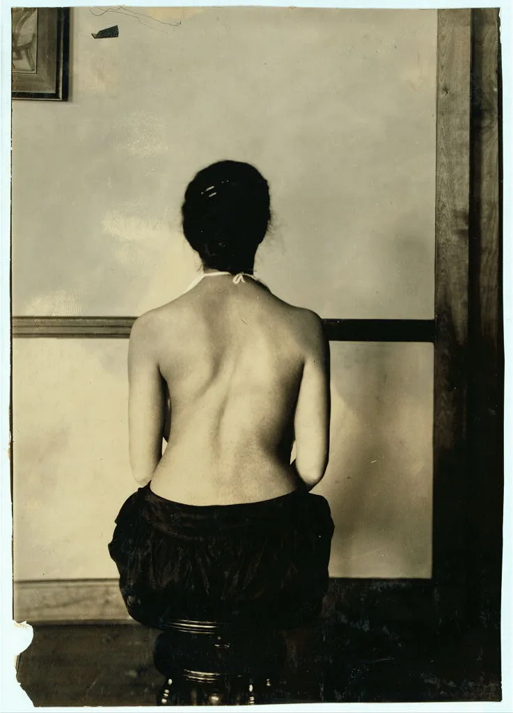Correct sitting position for 4666. Lewis W. Hine. See 4667 and 4671. …, Massachusetts, 1917
