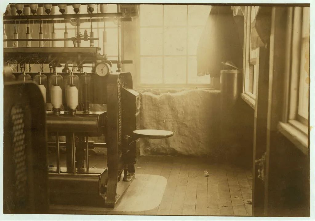 (For Child Welfare Exhibit 1912-13.) Cotton-mill employee using seat…, Rhode Island
