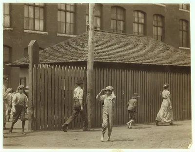 Noon hour at Massachusetts Mill, Lindale Ga. During the days…, Georgia, 1913