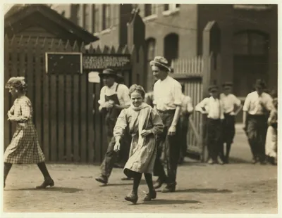 Noon hour at Massachusetts Mill, Lindale, Ga. During the days…, Georgia, 1913